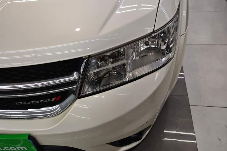 Used Dodge Journey 2014 2.4L Two-Wheel Drive Touring Edition Left Front Headlight