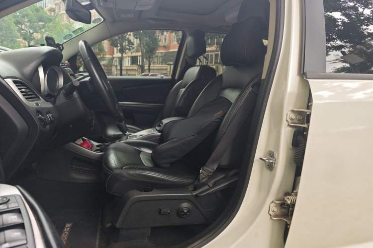 Used Dodge Journey 2014 2.4L Two-Wheel Drive Touring Edition Left Front Seat
