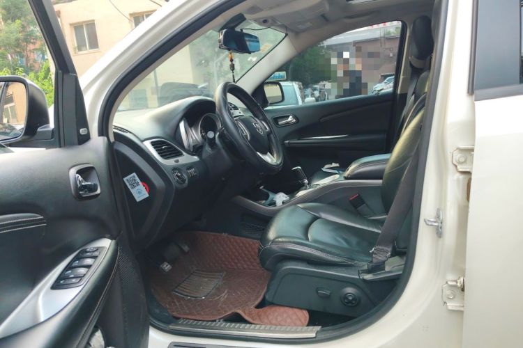 Used Dodge Journey 2014 2.4L Two-Wheel Drive Touring Edition Left Front Seat