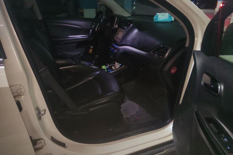 Used Dodge Journey 2014 2.4L Two-Wheel Drive Touring Edition Left Front Seat