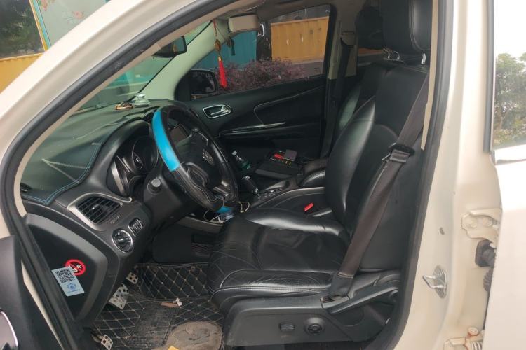 Used Dodge Journey 2014 2.4L Two-Wheel Drive Touring Edition Left Front Seat