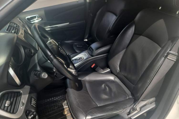 Used Dodge Journey 2014 2.4L Two-Wheel Drive Touring Edition Left Front Seat