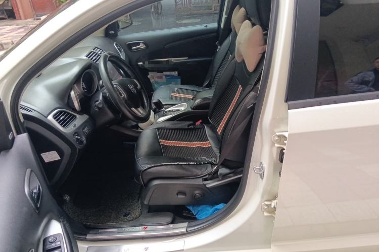 Used Dodge Journey 2014 2.4L Two-Wheel Drive Touring Edition Left Front Seat