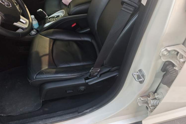 Used Dodge Journey 2014 2.4L Two-Wheel Drive Touring Edition Left Front Seat