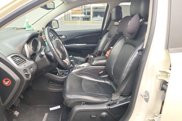 Used Dodge Journey 2014 2.4L Two-Wheel Drive Touring Edition Left Front Seat