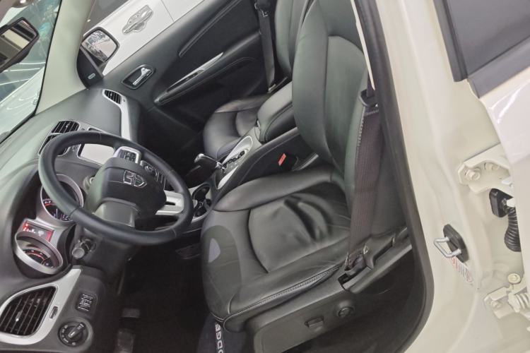 Used Dodge Journey 2014 2.4L Two-Wheel Drive Touring Edition Left Front Seat