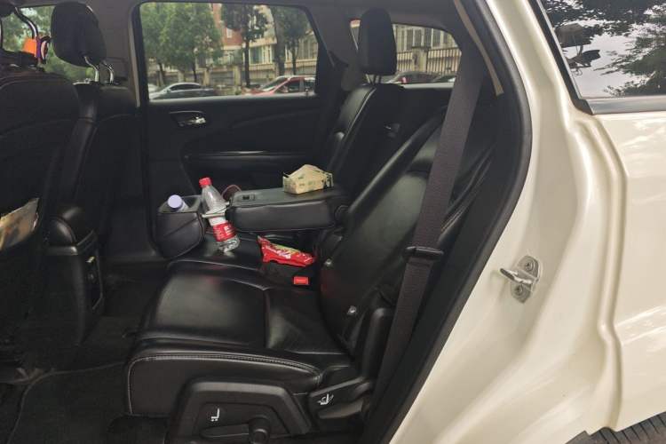 Used Dodge Journey 2014 2.4L Two-Wheel Drive Touring Edition Left Rear Seat