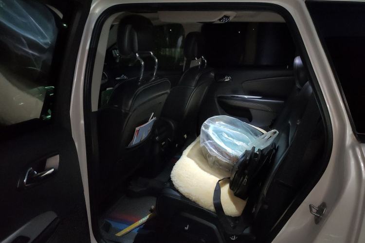 Used Dodge Journey 2014 2.4L Two-Wheel Drive Touring Edition Left Rear Seat