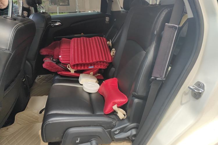 Used Dodge Journey 2014 2.4L Two-Wheel Drive Touring Edition Left Rear Seat