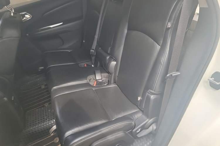 Used Dodge Journey 2014 2.4L Two-Wheel Drive Touring Edition Left Rear Seat