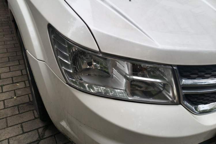 Used Dodge Journey 2014 2.4L Two-Wheel Drive Touring Edition Right Front Headlight