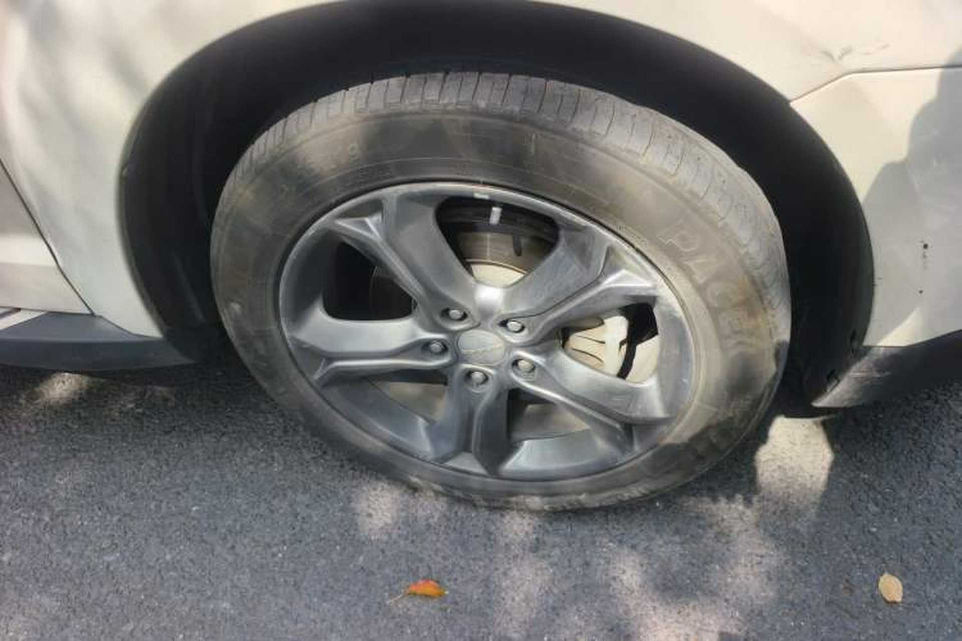 Used Dodge Journey 2014 2.4L Two-Wheel Drive Touring Edition Right Front Wheel Hub