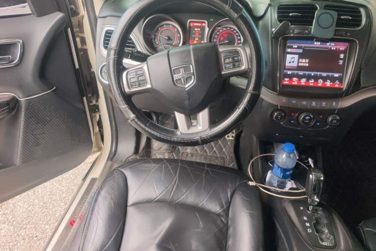 Used Dodge Journey 2014 2.4L Two-Wheel Drive Touring Edition Steering Wheel