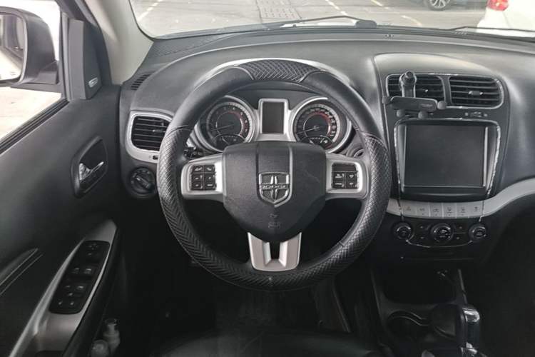 Used Dodge Journey 2014 2.4L Two-Wheel Drive Touring Edition Steering Wheel