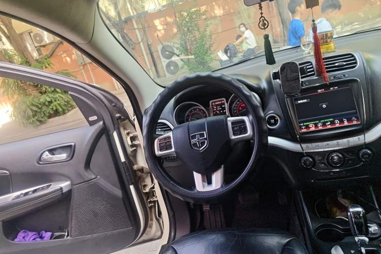 Used Dodge Journey 2014 2.4L Two-Wheel Drive Touring Edition Steering Wheel