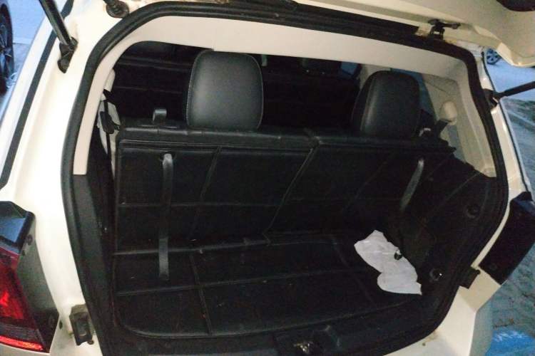 Used Dodge Journey 2014 2.4L Two-Wheel Drive Touring Edition Trunk