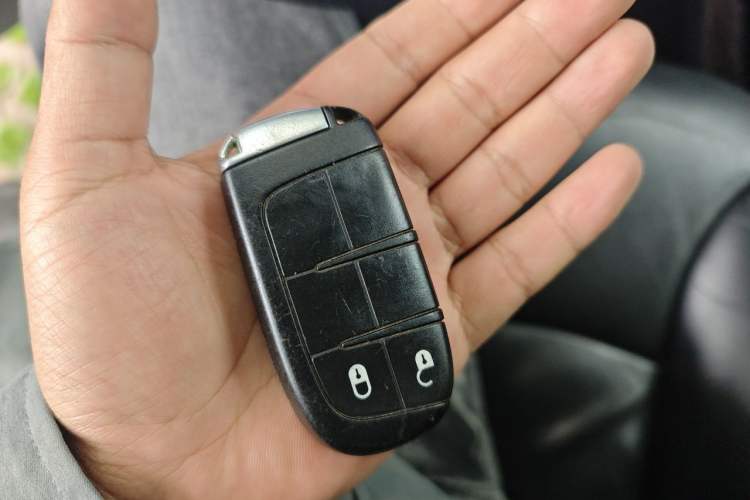 Used Dodge Journey 2014 2.4L Two-Wheel Drive Touring Edition Vehicle Key