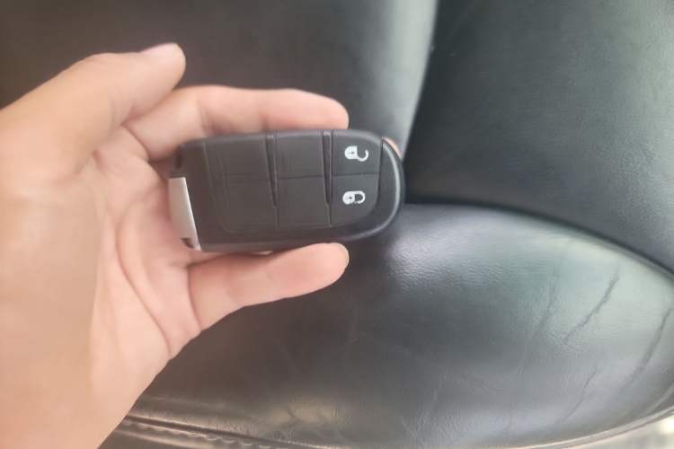 Used Dodge Journey 2014 2.4L Two-Wheel Drive Touring Edition Vehicle Key