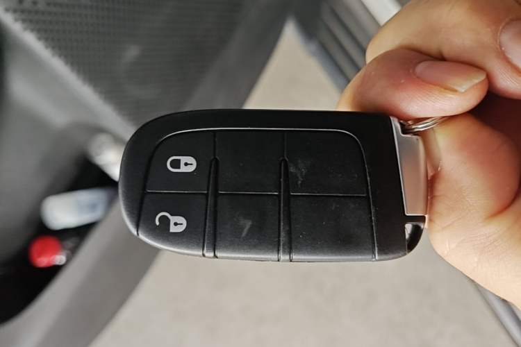 Used Dodge Journey 2014 2.4L Two-Wheel Drive Touring Edition Vehicle Key