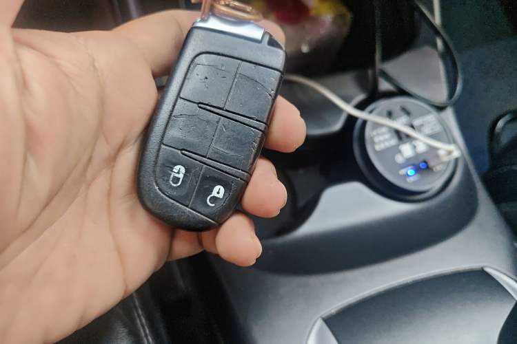 Used Dodge Journey 2014 2.4L Two-Wheel Drive Touring Edition Vehicle Key