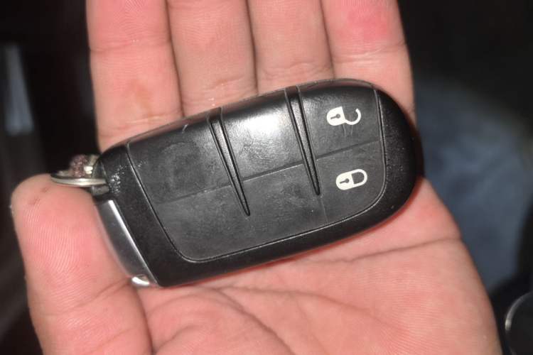 Used Dodge Journey 2014 2.4L Two-Wheel Drive Touring Edition Vehicle Key