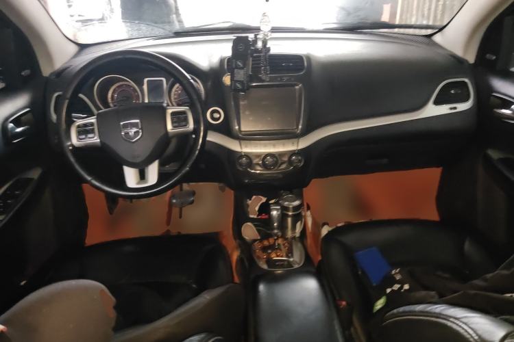 Used Dodge Journey 2015 2.0TD Four-Wheel Drive Luxury Edition Center Console