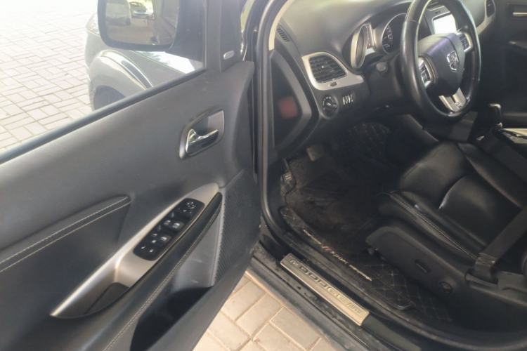 Used Dodge Journey 2015 2.0TD Four-Wheel Drive Luxury Edition Driver Seat