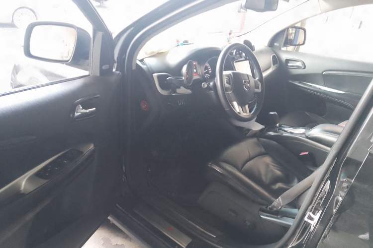 Used Dodge Journey 2015 2.0TD Four-Wheel Drive Luxury Edition Driver Seat