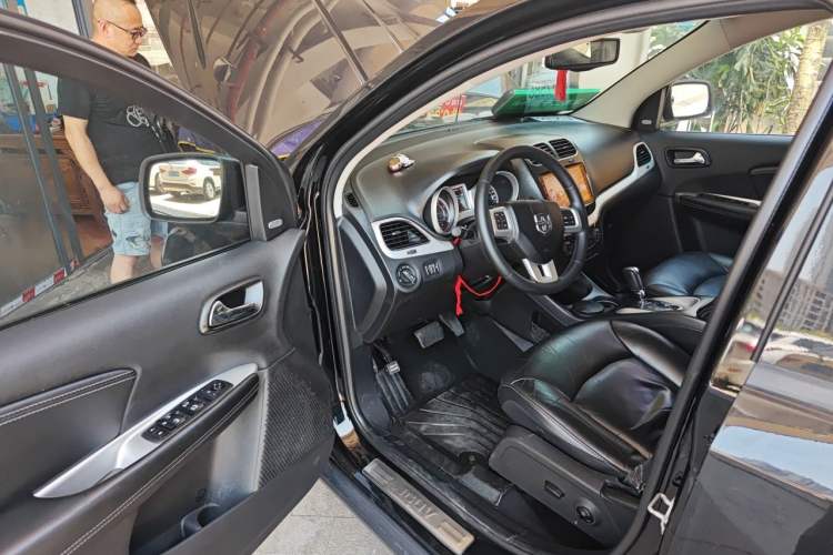 Used Dodge Journey 2015 2.0TD Four-Wheel Drive Luxury Edition Driver Seat