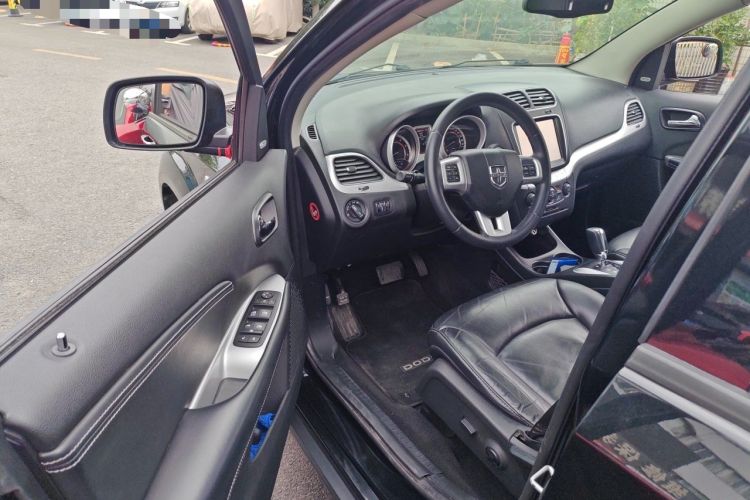 Used Dodge Journey 2015 2.0TD Four-Wheel Drive Luxury Edition Driver Seat
