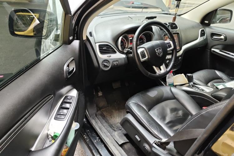 Used Dodge Journey 2015 2.0TD Four-Wheel Drive Luxury Edition Driver Seat