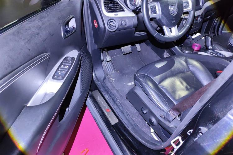 Used Dodge Journey 2015 2.0TD Four-Wheel Drive Luxury Edition Driver Seat