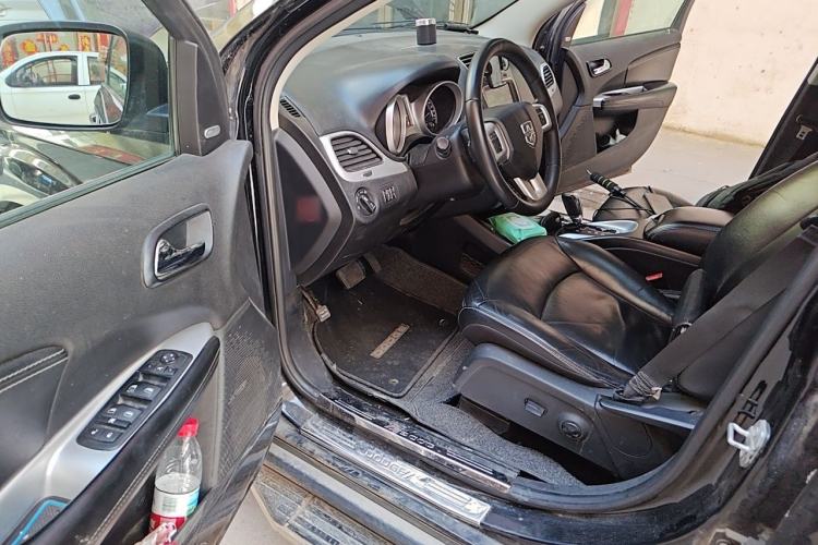 Used Dodge Journey 2015 2.0TD Four-Wheel Drive Luxury Edition Driver Seat