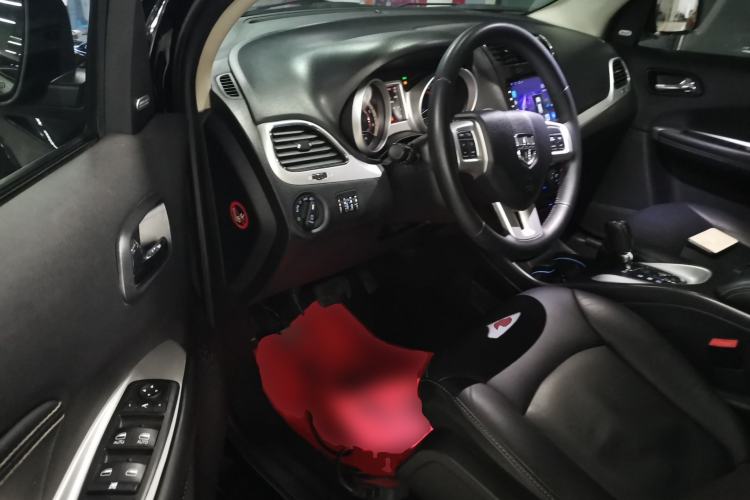 Used Dodge Journey 2015 2.0TD Four-Wheel Drive Luxury Edition Driver Seat