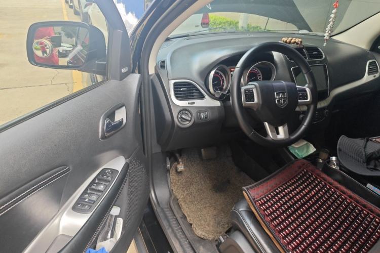 Used Dodge Journey 2015 2.0TD Four-Wheel Drive Luxury Edition Driver Seat