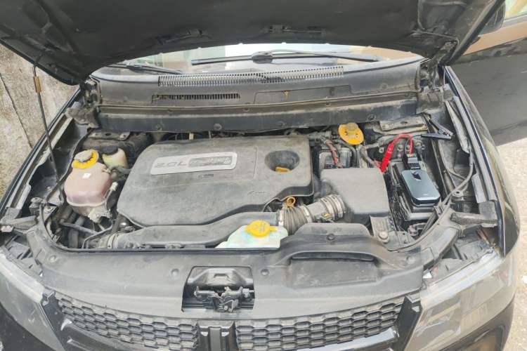 Used Dodge Journey 2015 2.0TD Four-Wheel Drive Luxury Edition Engine Bay