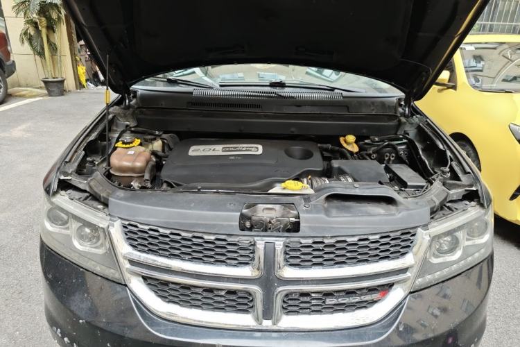 Used Dodge Journey 2015 2.0TD Four-Wheel Drive Luxury Edition Engine Bay