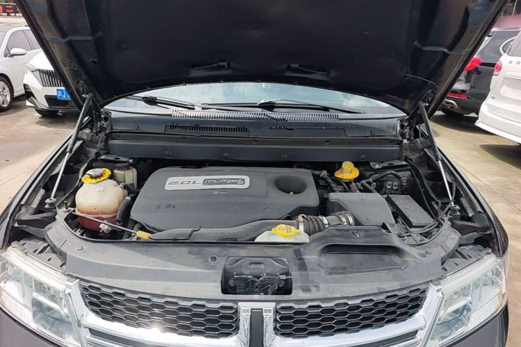 Used Dodge Journey 2015 2.0TD Four-Wheel Drive Luxury Edition Engine Bay