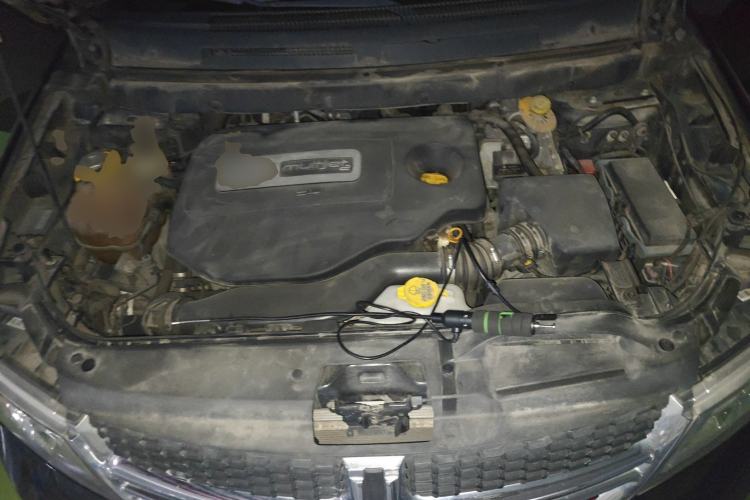 Used Dodge Journey 2015 2.0TD Four-Wheel Drive Luxury Edition Engine Bay