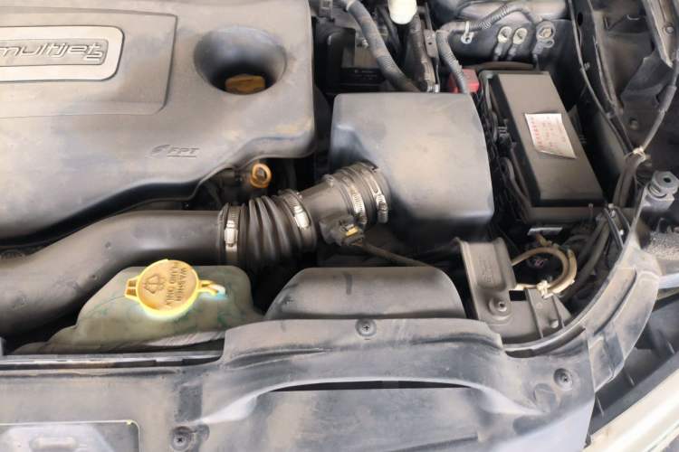 Used Dodge Journey 2015 2.0TD Four-Wheel Drive Luxury Edition Engine Bay Left