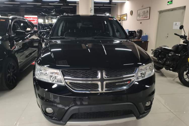 Used Dodge Journey 2015 2.0TD Four-Wheel Drive Luxury Edition Exterior 1