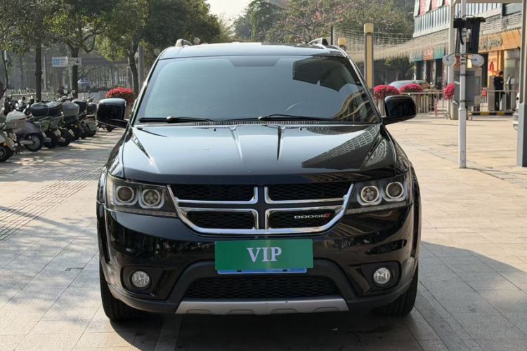 Used Dodge Journey 2015 2.0TD Four-Wheel Drive Luxury Edition Exterior 1