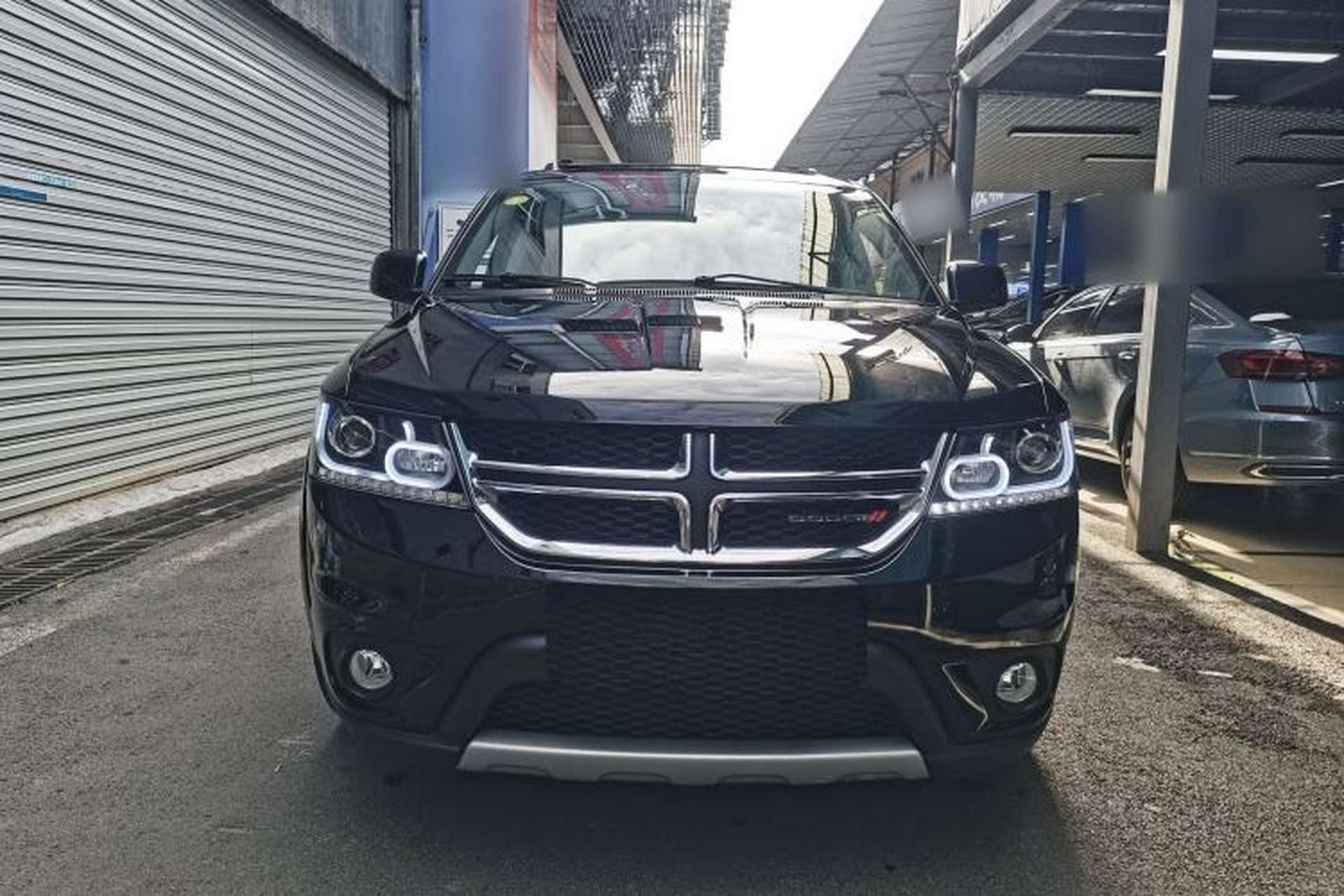 Used Dodge Journey 2015 2.0TD Four-Wheel Drive Luxury Edition Exterior 4