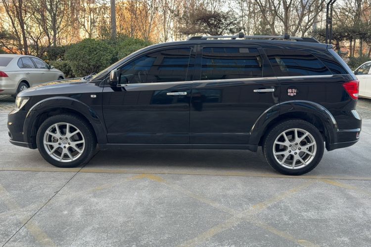 Used Dodge Journey 2015 2.0TD Four-Wheel Drive Luxury Edition Exterior 5