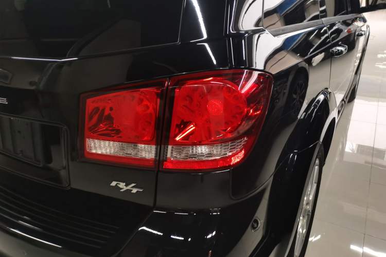 Used Dodge Journey 2015 2.0TD Four-Wheel Drive Luxury Edition Exterior 6