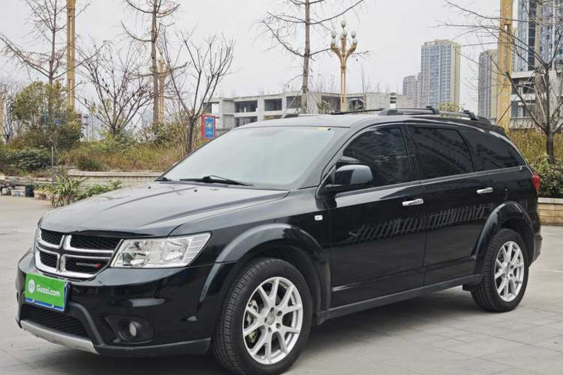 Used Dodge Journey 2015 2.0TD Four-Wheel Drive Luxury Edition Front Left 45 Deg