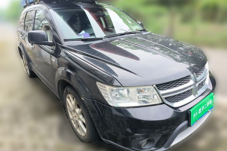 Used Dodge Journey 2015 2.0TD Four-Wheel Drive Luxury Edition Front Right 45 Deg