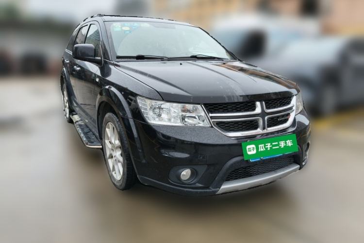 Used Dodge Journey 2015 2.0TD Four-Wheel Drive Luxury Edition Front Right 45 Deg