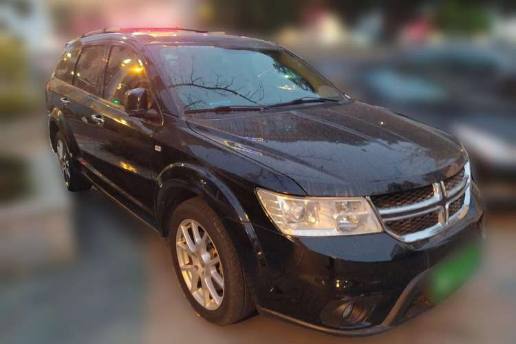 Used Dodge Journey 2015 2.0TD Four-Wheel Drive Luxury Edition Front Right 45 Deg