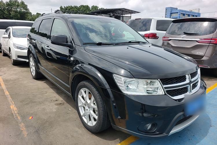 Used Dodge Journey 2015 2.0TD Four-Wheel Drive Luxury Edition Front Right 45 Deg